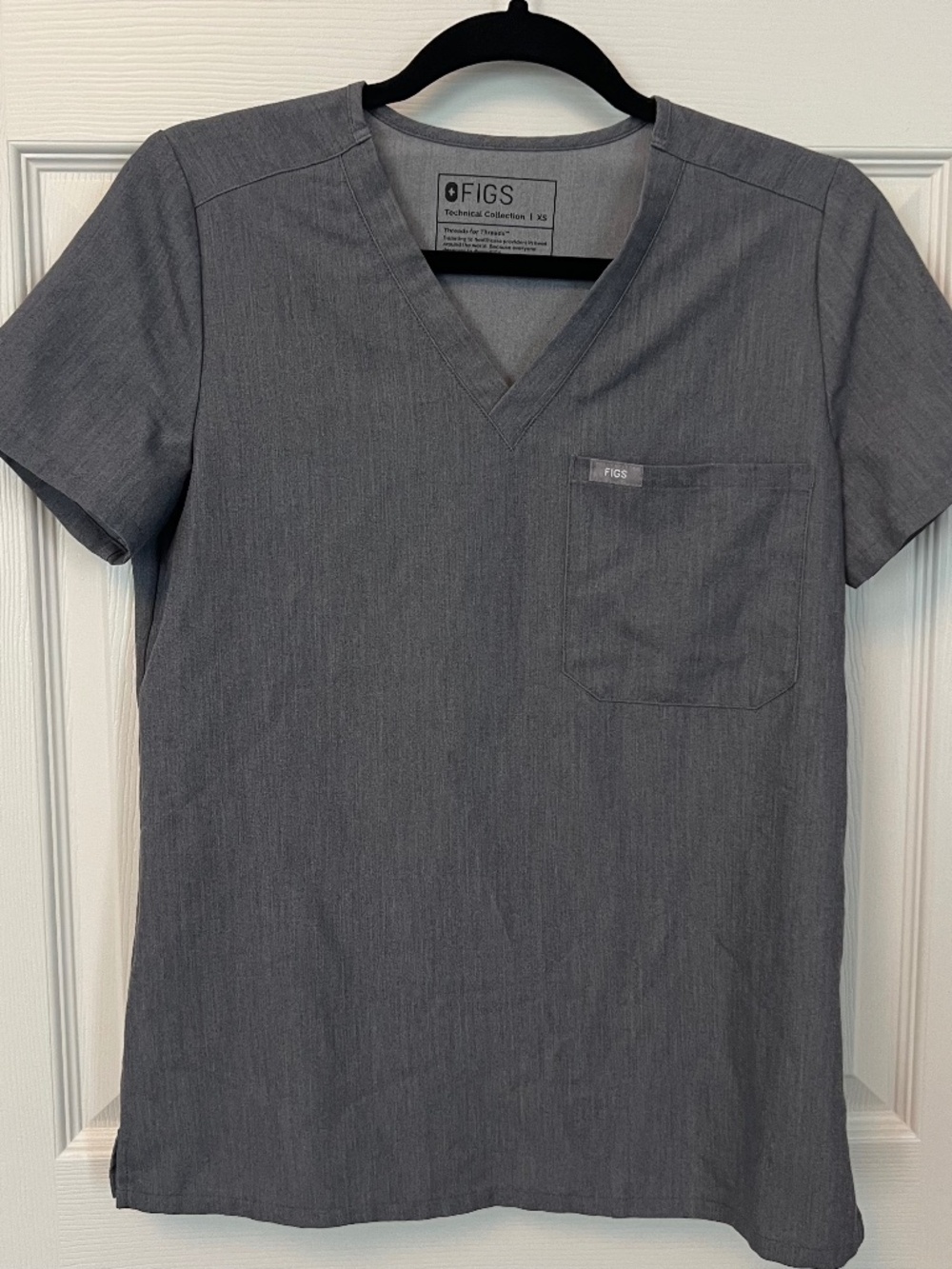FIGS Catarina One-Pocket Scrub Top Graphite Gray Heather Womens XS Professional